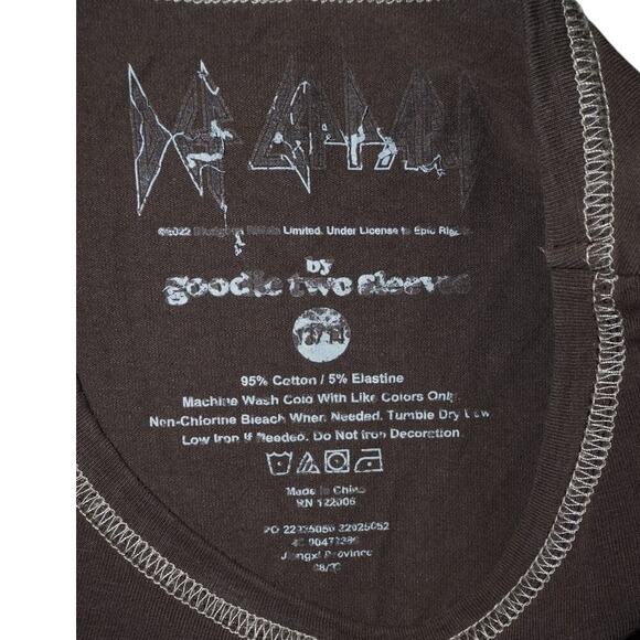 Def Leppard Band Tee Brown Graphic Rock T-Shirt by Goodie Two Sleeves Women’s XS - Picture 3 of 6
